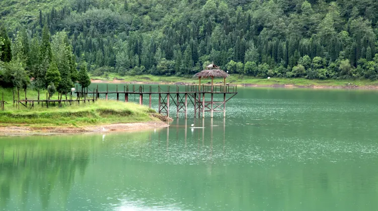 華夏航空 飛 六盤水