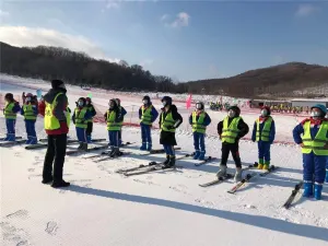 鳴山綠洲滑雪場