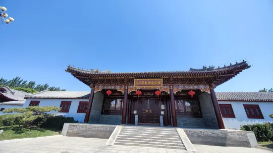 Chairman Mao Inspecting Memorial Hall （West Gate）