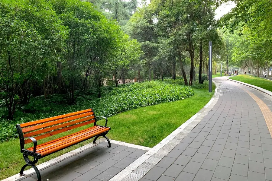Zhengzhou Monthly Rose Park (South Gate)