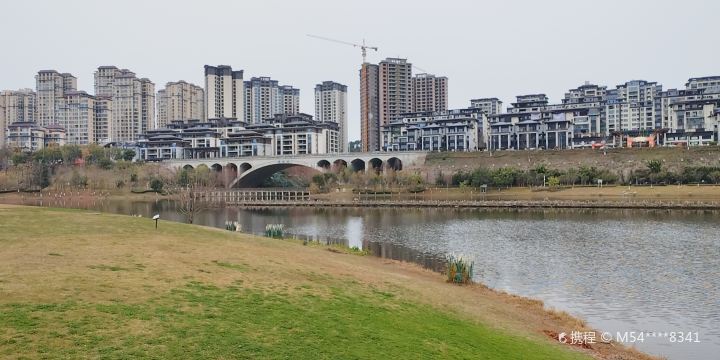 Jinsong Lake Park, Yilong County