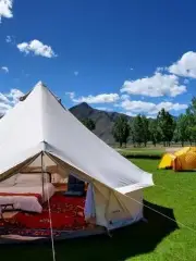 西藏山野營地