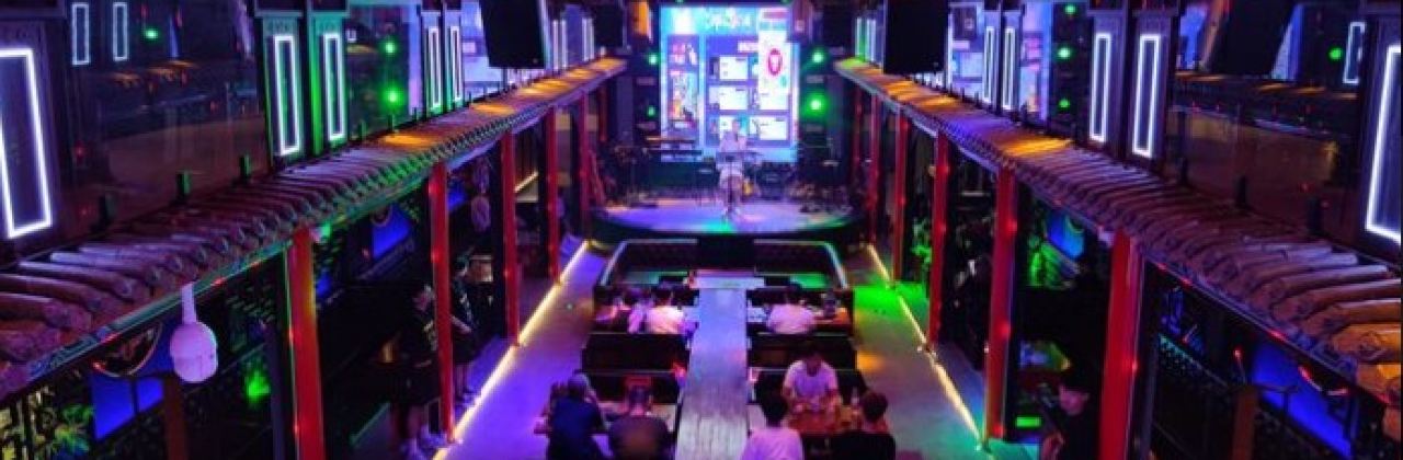 宫阙演绎酒吧(西大街中心店)