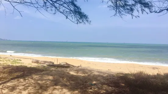 Pantai Teluk Mak Nik