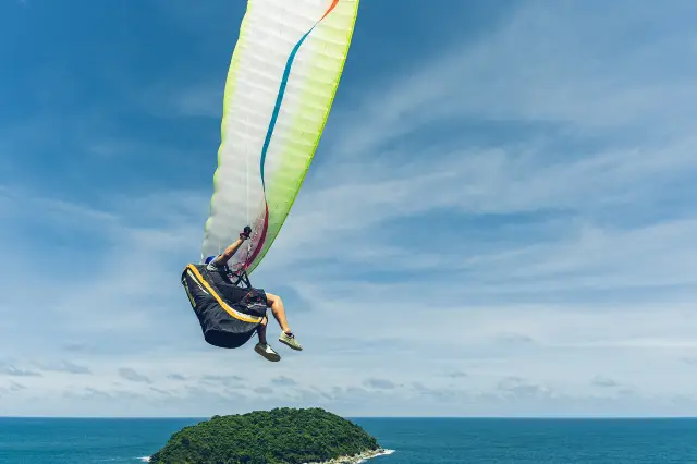Paragliding in Phuket