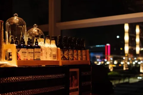 御苑酒廊