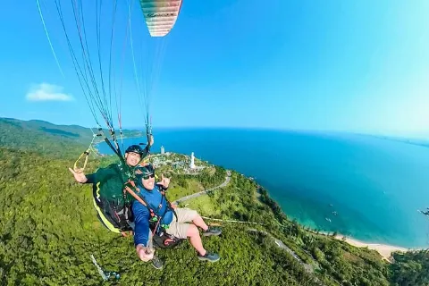 Paragliding in Hanoi