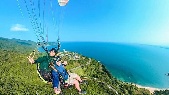 Paragliding in Hanoi
