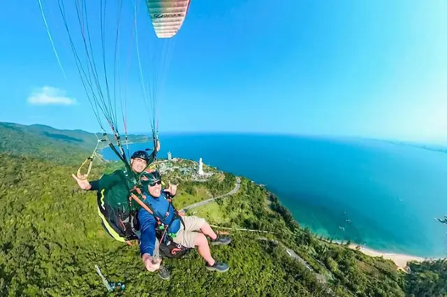 Paragliding in Hanoi