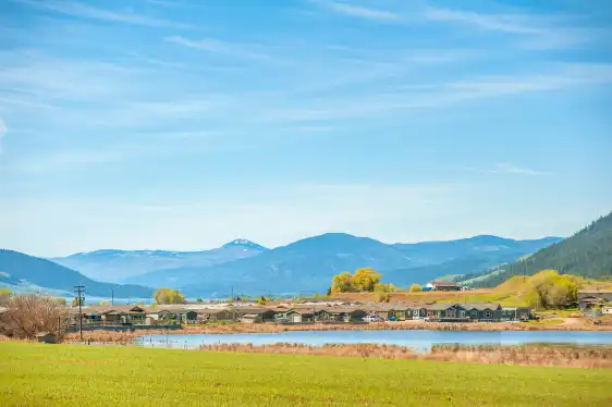 Hotels near Okanagan Lake