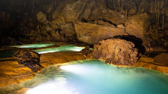 Qingzhen Shilong Cave