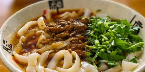 任記七中刀削麵