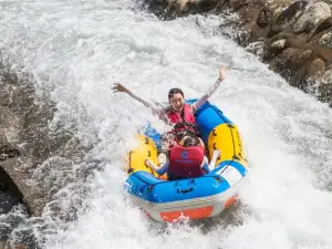 Longjing Gorge Drifting