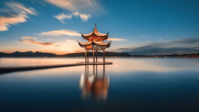 杭州西湖斷橋+網紅美食夜遊(2-10人內團)可選清河坊街夜遊船