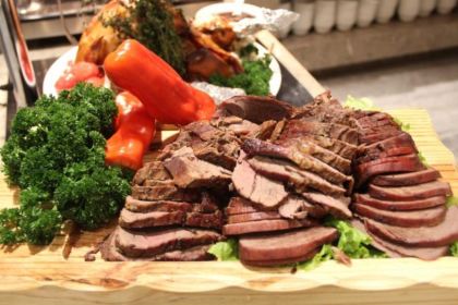 信华建国酒店自助餐厅