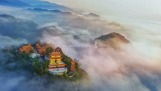 玩水避暑