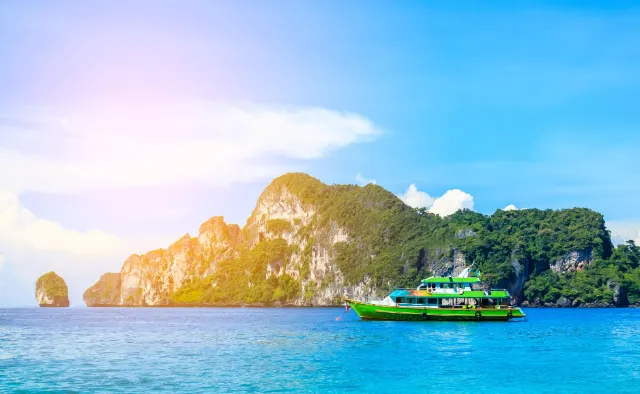 Phuket: A Thailand Guide (2022)