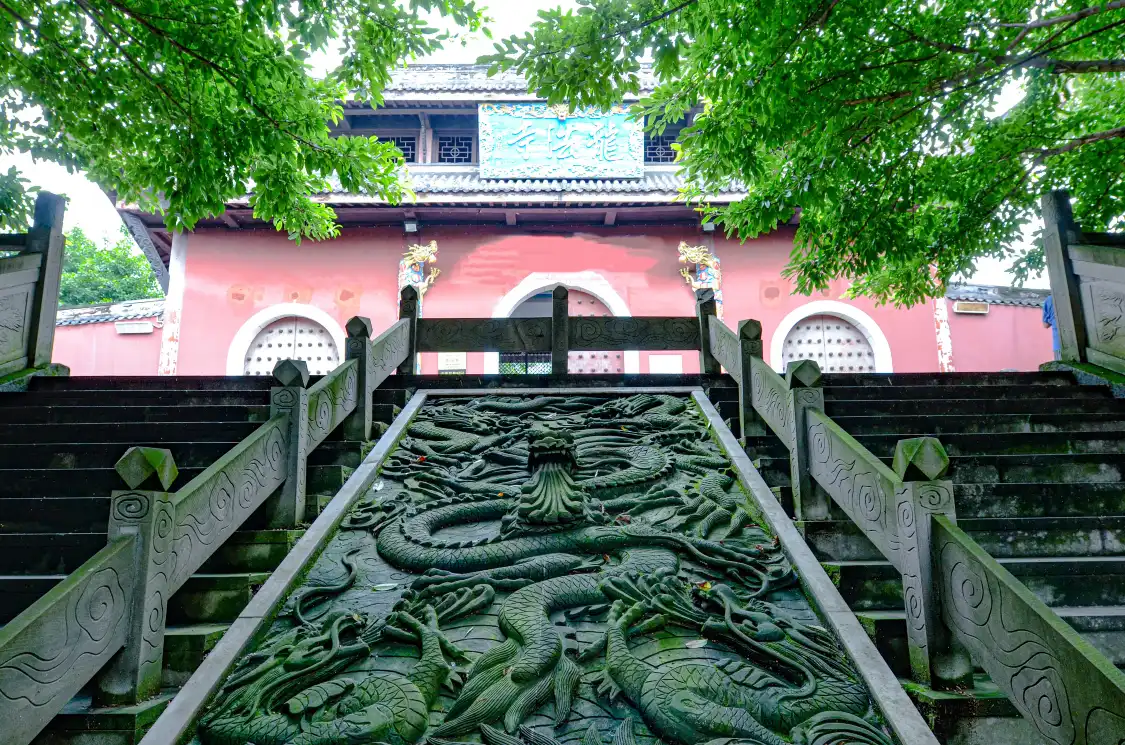 Hotels near Longfa Temple