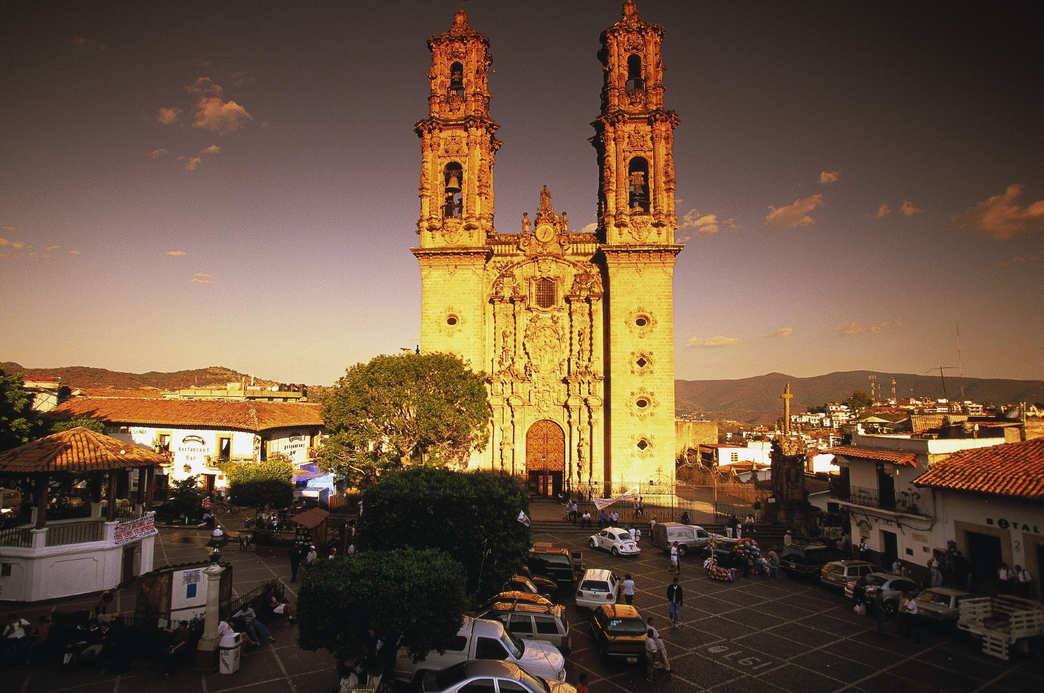 Mexico + Santa Prisca Cathedral + Zocalo + Taxco Cable Car Day Tour