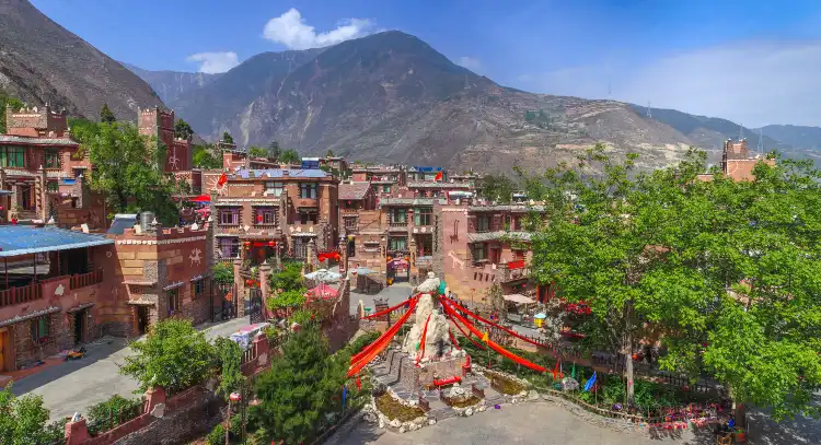 Hotels near Baishi Qiang Village