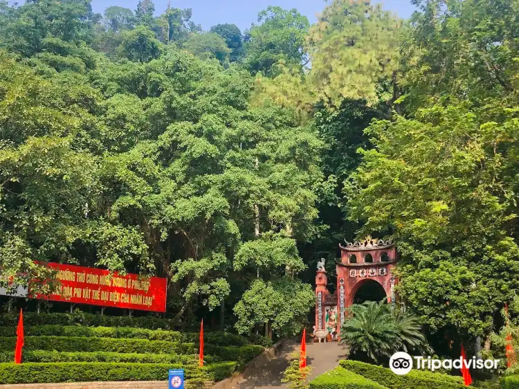 Hotels near Đền thờ Bát Nàn Tướng quân