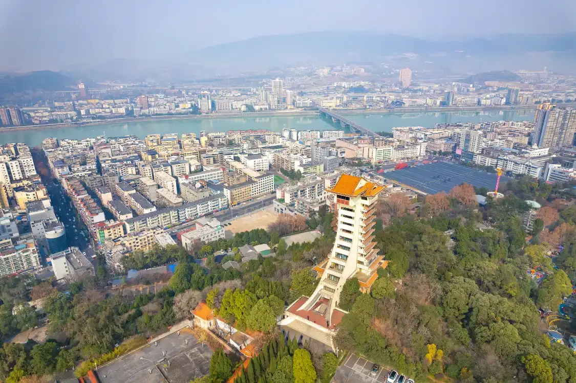 Hotels near Fenghuangshan Park