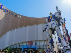 Life-Size RX-93ff 𝛎 Gundam Statue
