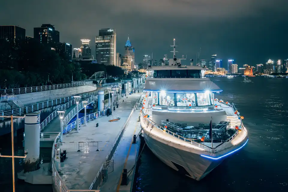 2_Huangpu River Cruise(Shiliupu Pier)