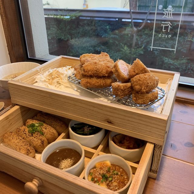 식탁 위의 작은 여행