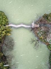 Four-Bridge Garden (Yellow Garden)