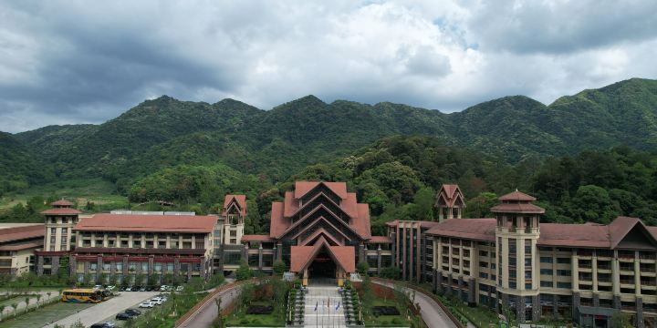Jinglulun Culture and Tourism Village