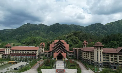 經律論文化旅遊小鎮