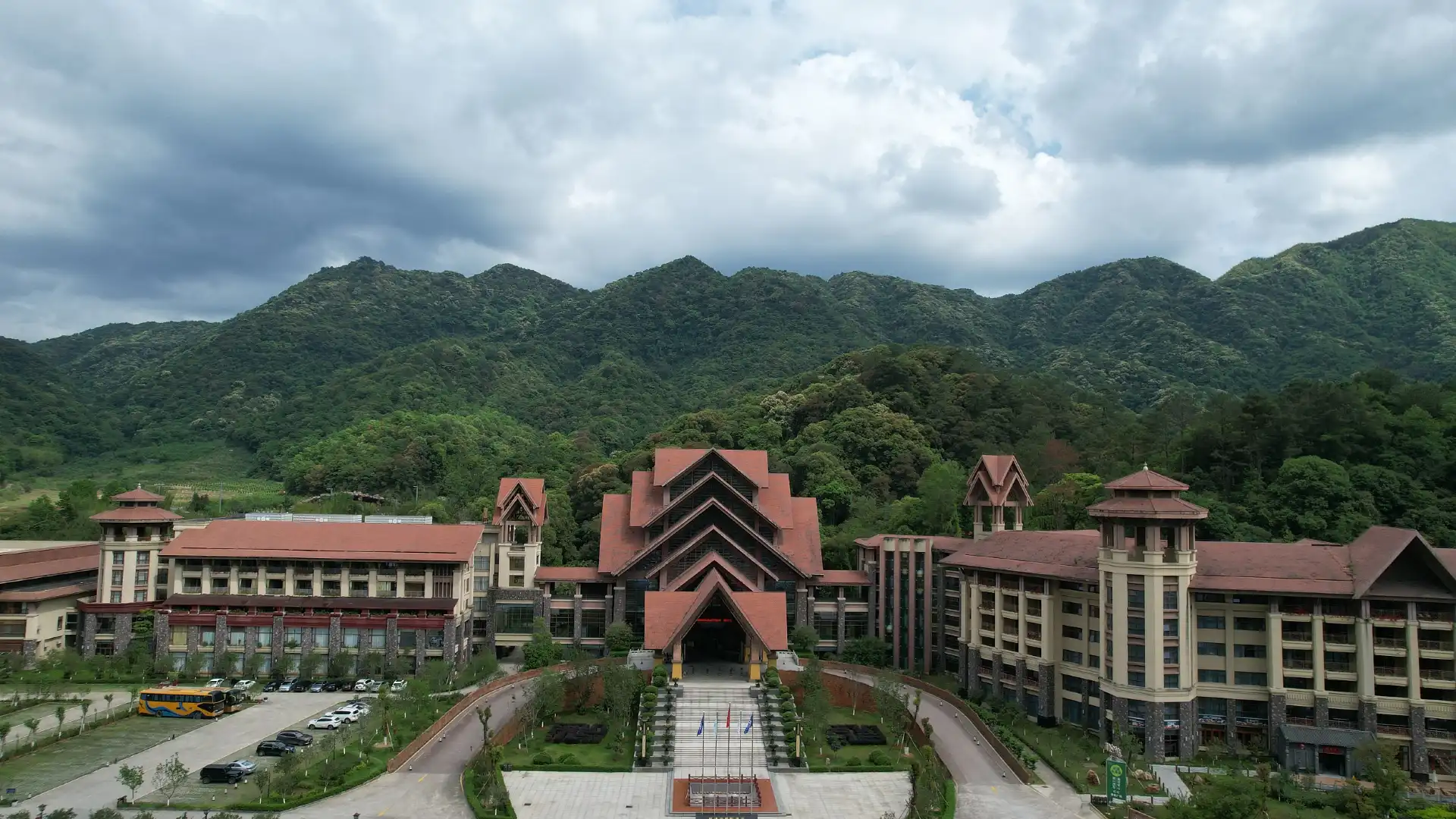 Hotels near Jinglulun Culture and Tourism Village