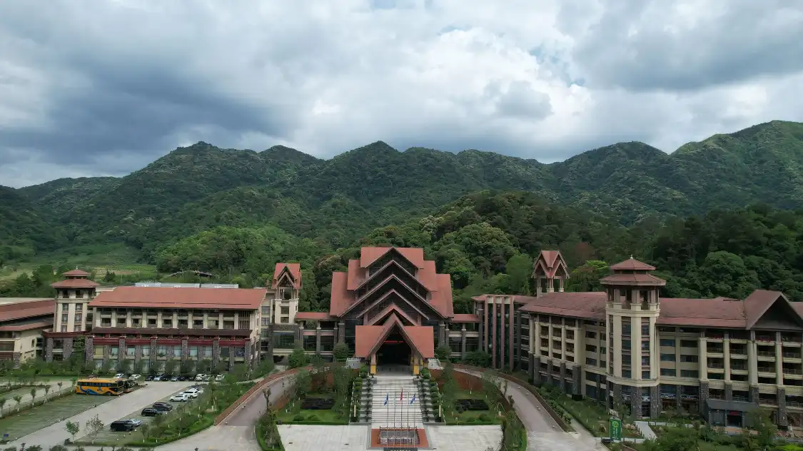 Các khách sạn gần Jinglulun Culture and Tourism Village