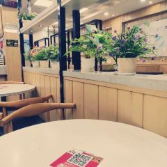 华莱士·全鸡汉堡(城西店) 여행 사진