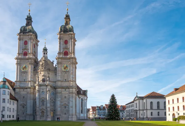 St. Gallen Türk Islam Derneği Eypp Sultan Camii周辺のホテル