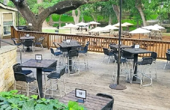 Chill's On The Creek