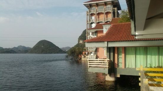 Baihua Lake Sunny Holiday Center