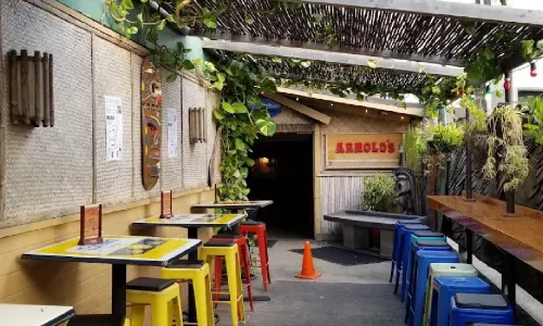 Arnold's Beach Bar
