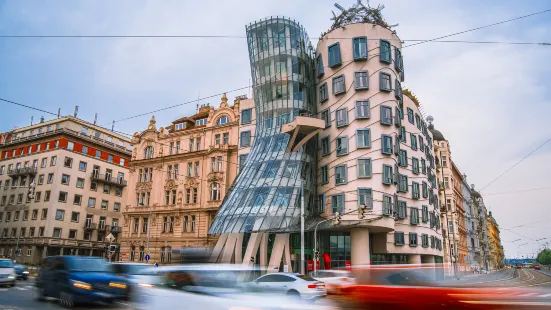 Dancing House