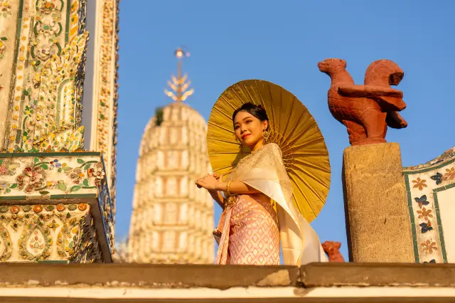 Thai Costume Experiences in Bangkok