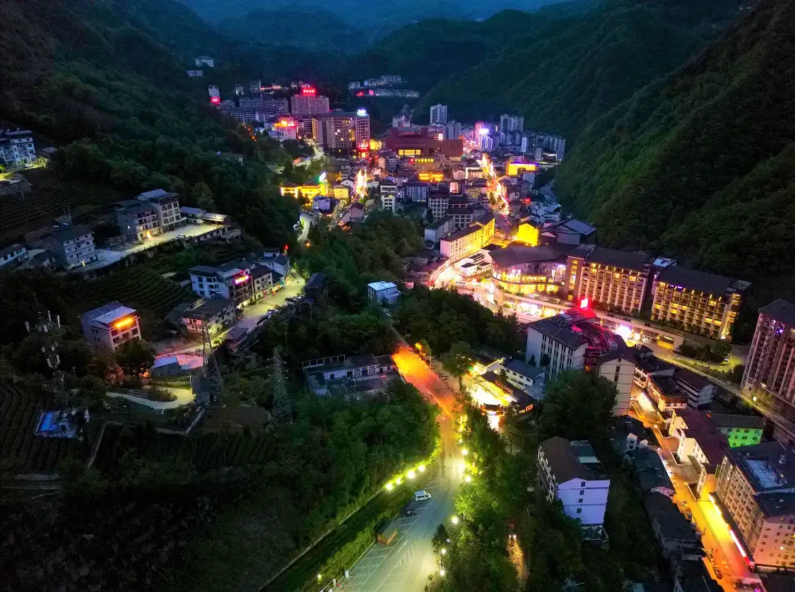 목어진 주변 호텔