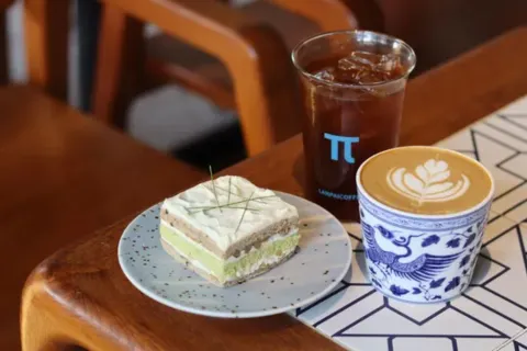 藍π咖啡（雕塑瓷廠店）