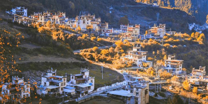 Dangling Village