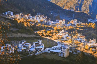 Dangling Village