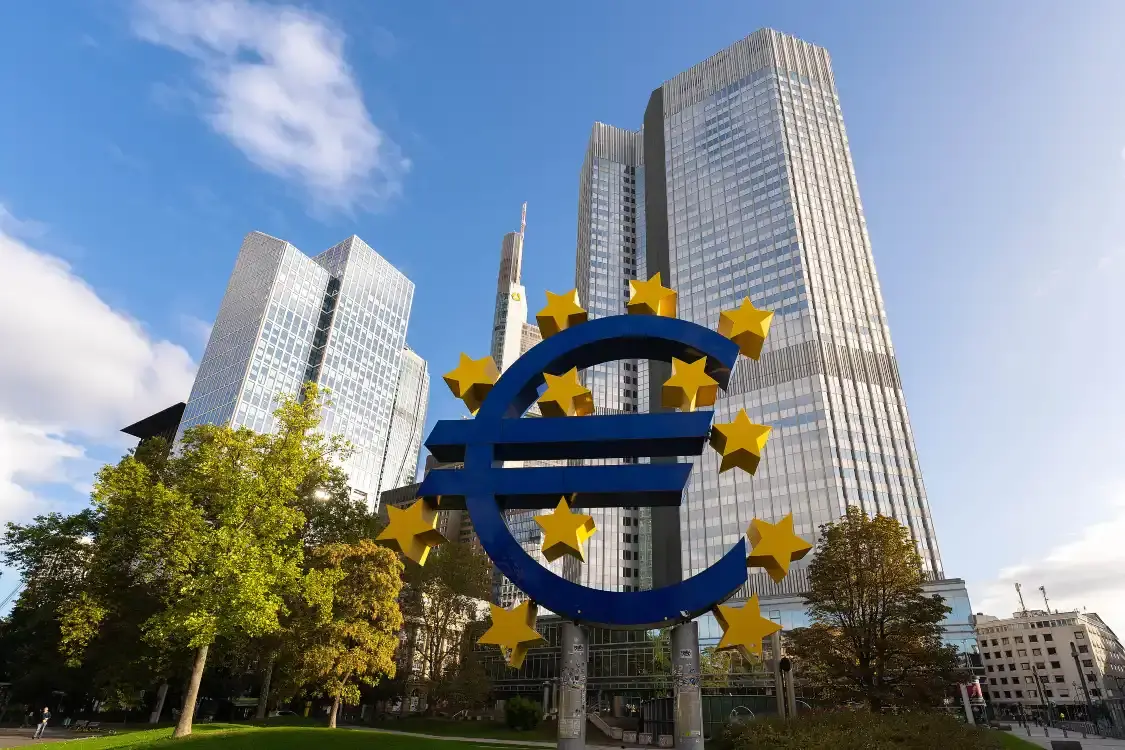 Hotel berhampiran Eurotower