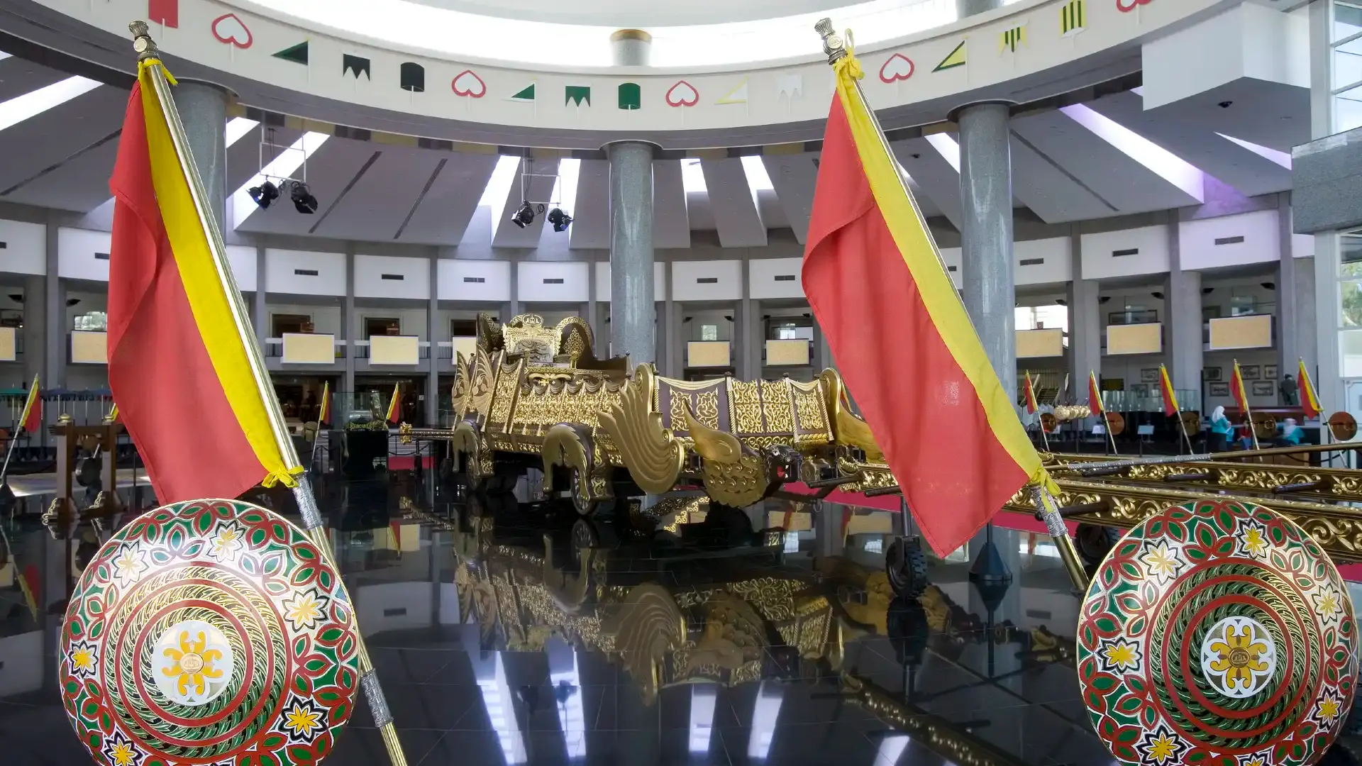 Hotels near Royal Regalia Museum
