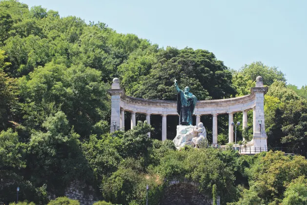 Номер с видом на горы Отели в г. Будапешт
