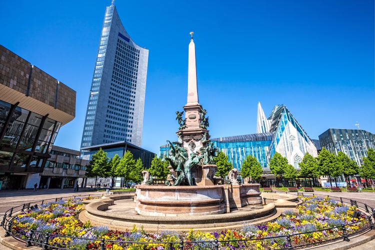 Compare 5 airports near Leipzig
