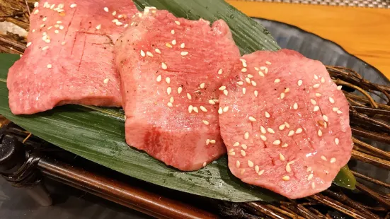 牛炭軒炭火烤肉·日式料理（鉑金廣場店）